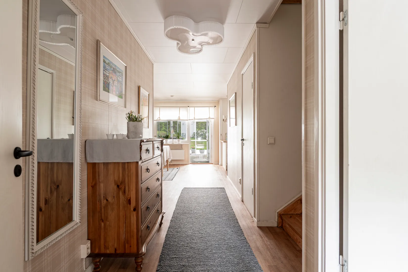 Villa, Radhus, Dagsvärmargatan 42, Södra Skiljebo, Västerås