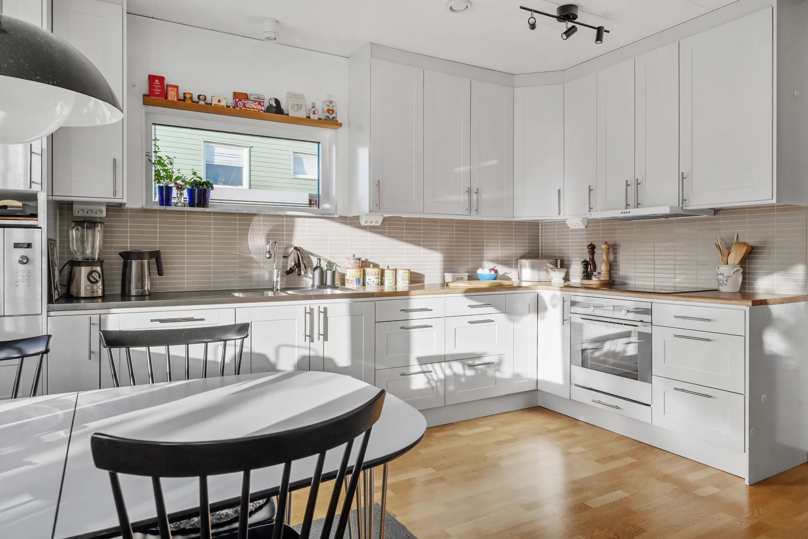Villa, Adlerfelts gata 6, Sanda Ängar, Upplands Väsby