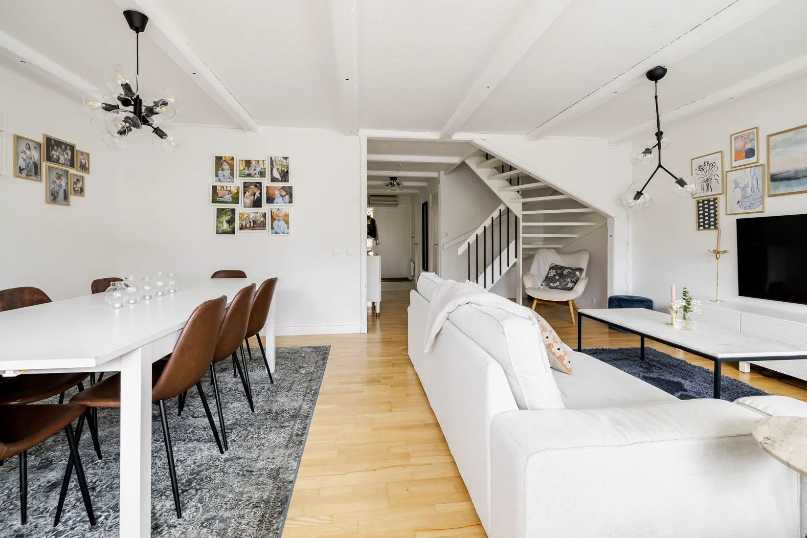 Radhus, Trumpetvägen 68, Eskilstuna