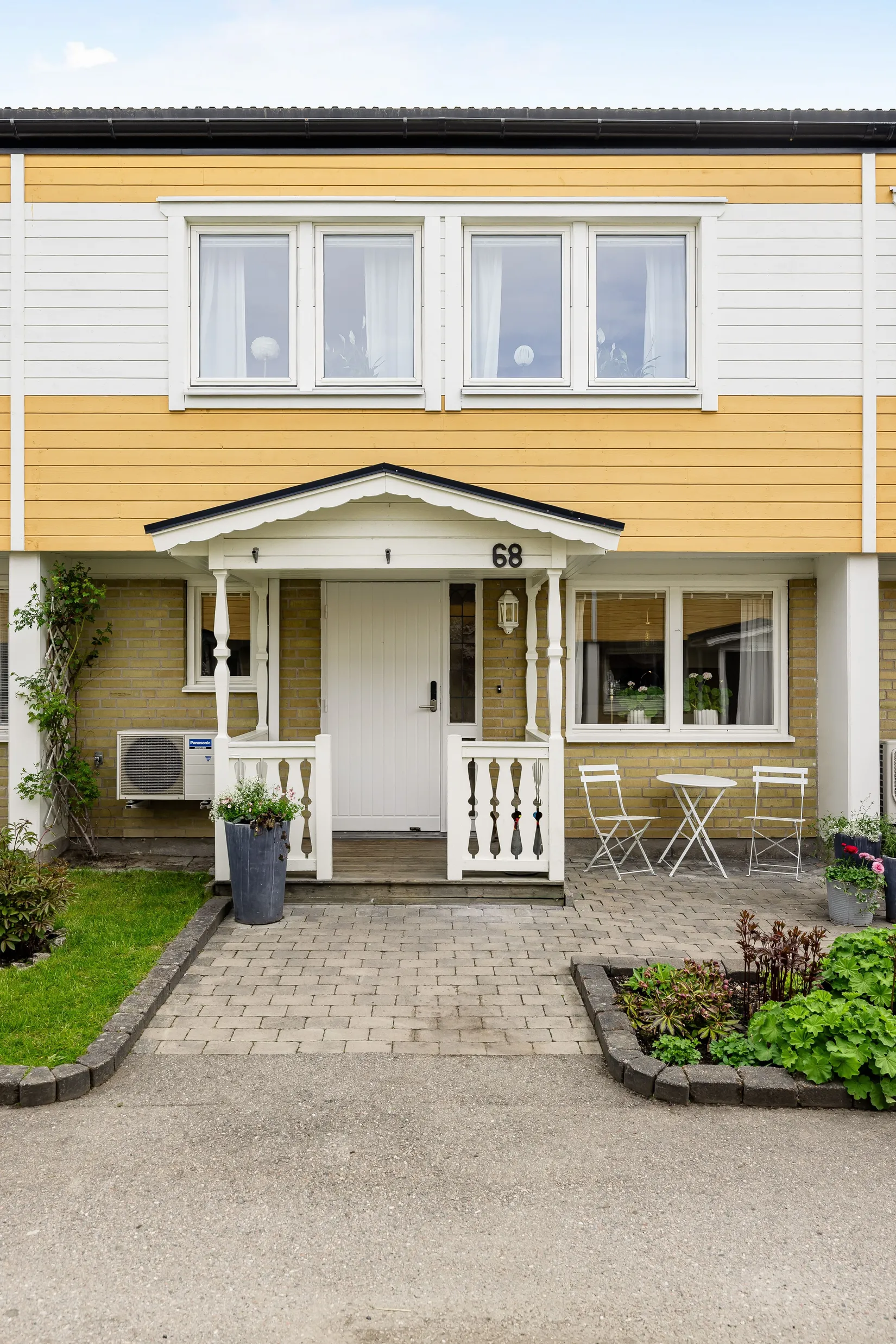 Radhus, Trumpetvägen 68, Eskilstuna