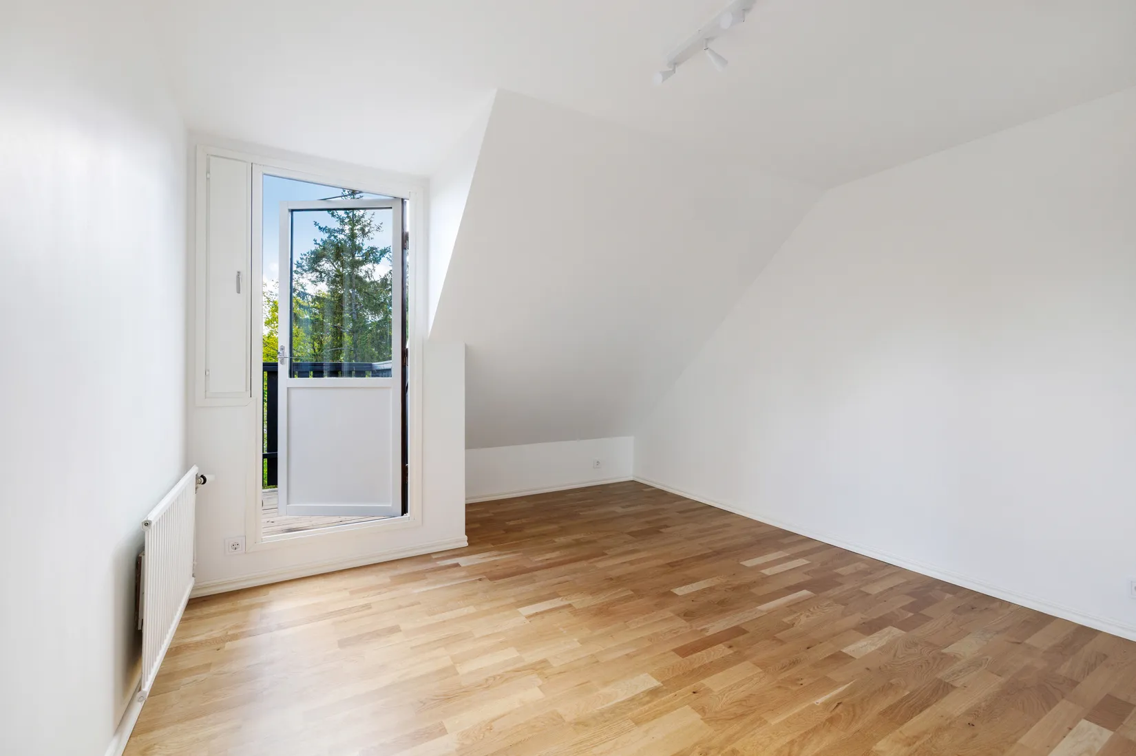 Villa, Radhus, Örnsätrabacken 28, Sätra - Skärholmen, Stockholm