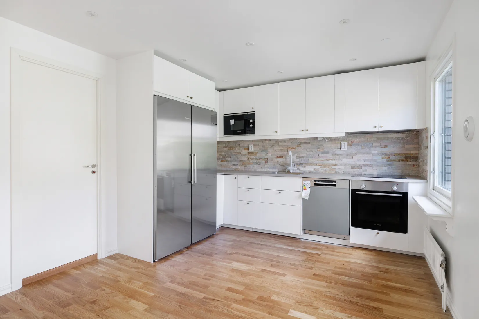 Villa, Radhus, Örnsätrabacken 28, Sätra - Skärholmen, Stockholm