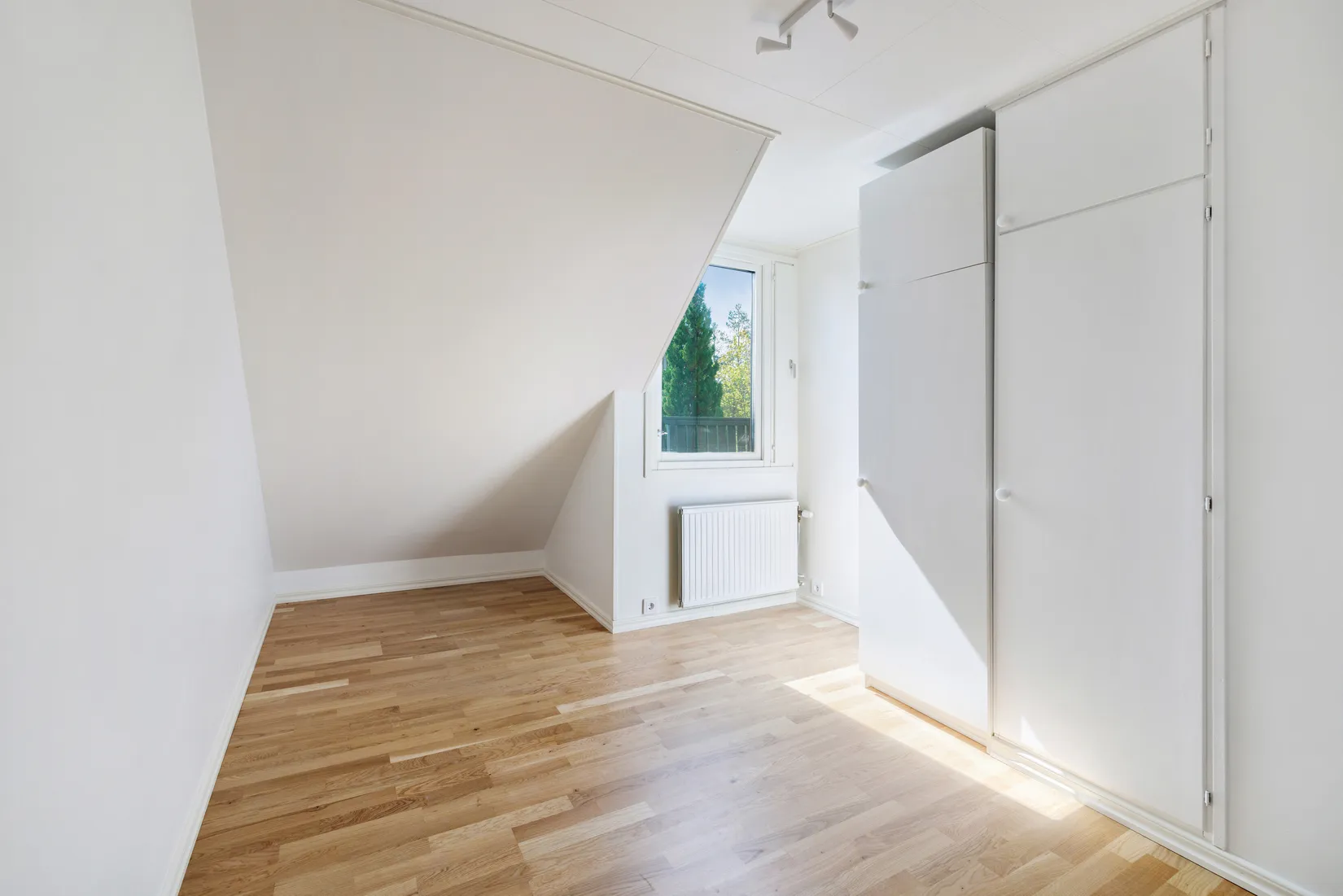 Villa, Radhus, Örnsätrabacken 28, Sätra - Skärholmen, Stockholm