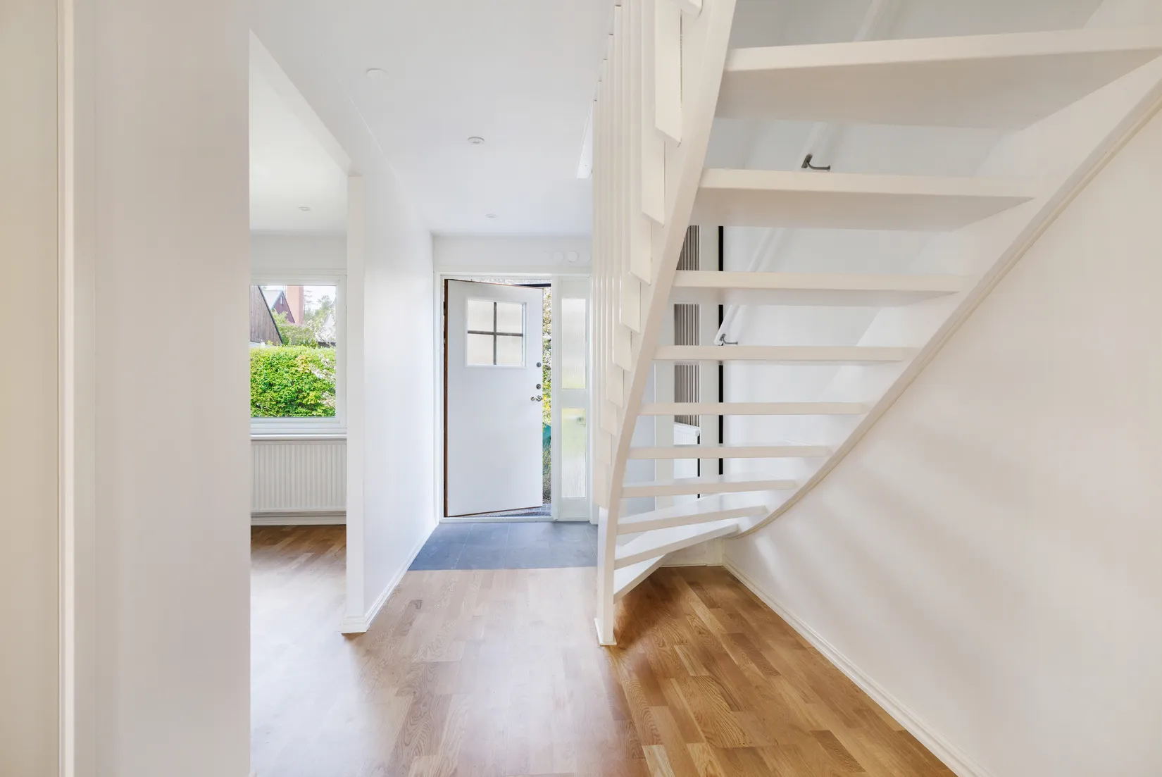 Villa, Radhus, Örnsätrabacken 28, Sätra - Skärholmen, Stockholm