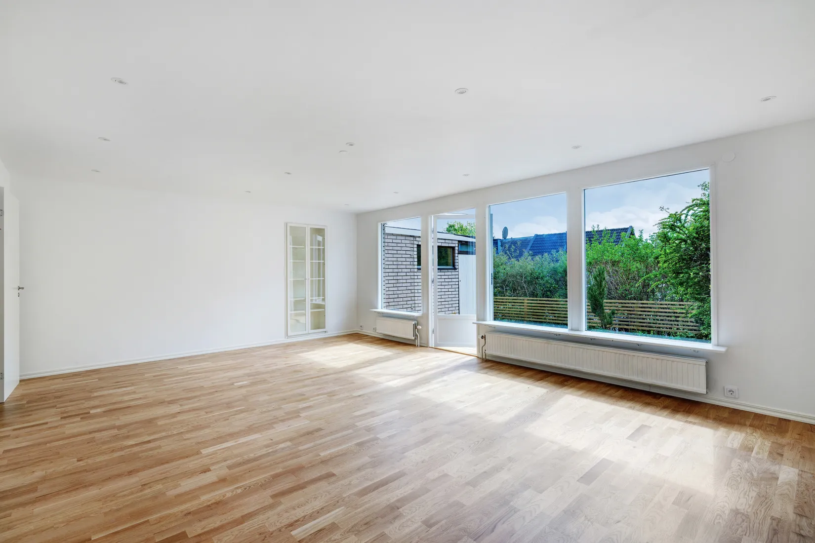 Villa, Radhus, Örnsätrabacken 28, Sätra - Skärholmen, Stockholm