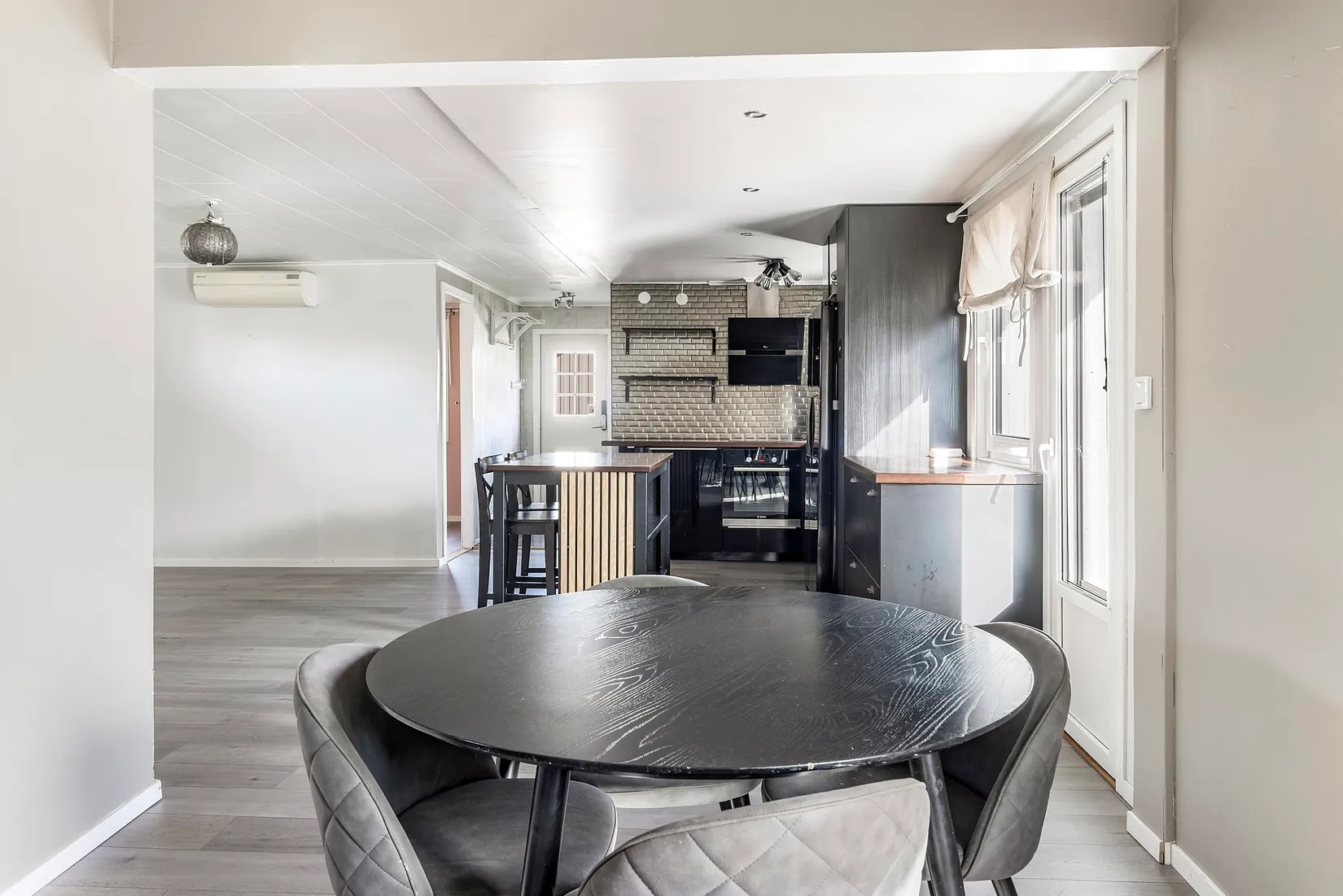 Villa, Klarinettvägen 12, Lycksta, Västerås