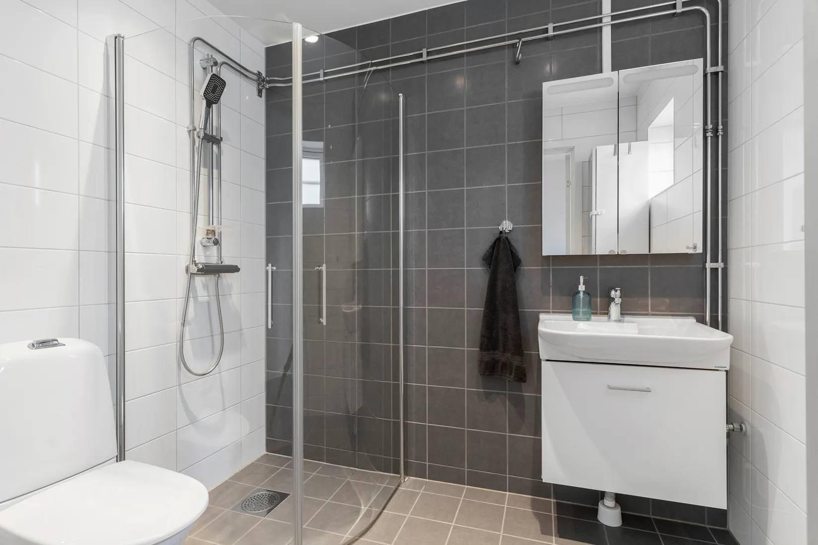 Bostadsrätt, Radhus, Humlevägen 1D, Ekeberg, Lilla Edet