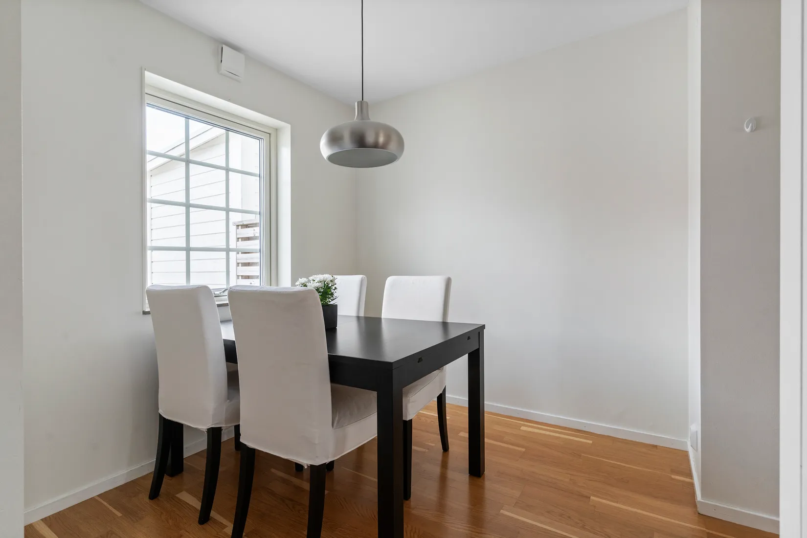 Bostadsrätt, Radhus, Humlevägen 1D, Ekeberg, Lilla Edet