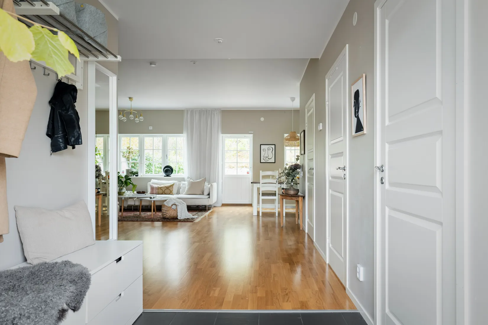 Radhus, Tallsoppsvägen 22, Ekeby-Almby, Örebro