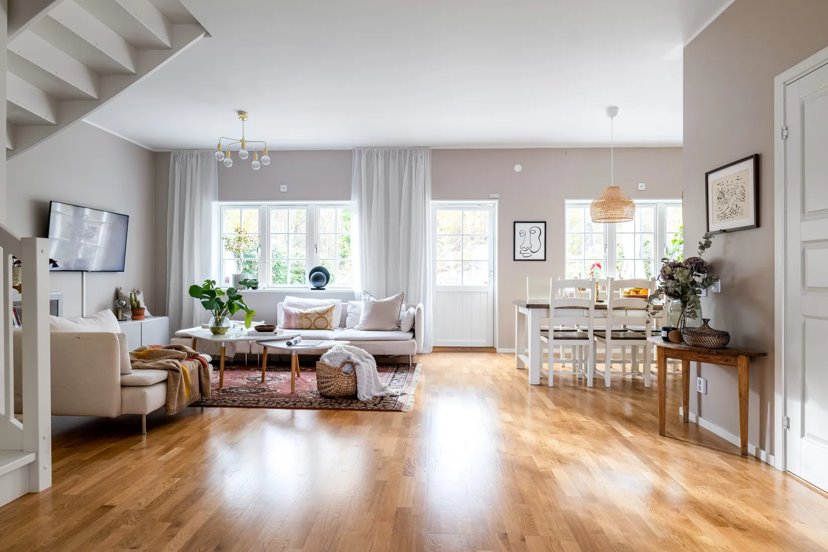 Radhus, Tallsoppsvägen 22, Ekeby-Almby, Örebro