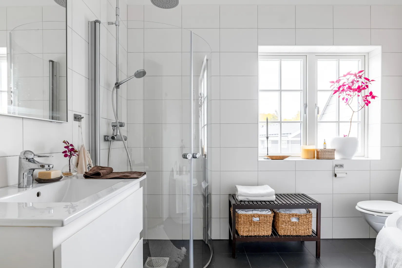Radhus, Tallsoppsvägen 22, Ekeby-Almby, Örebro
