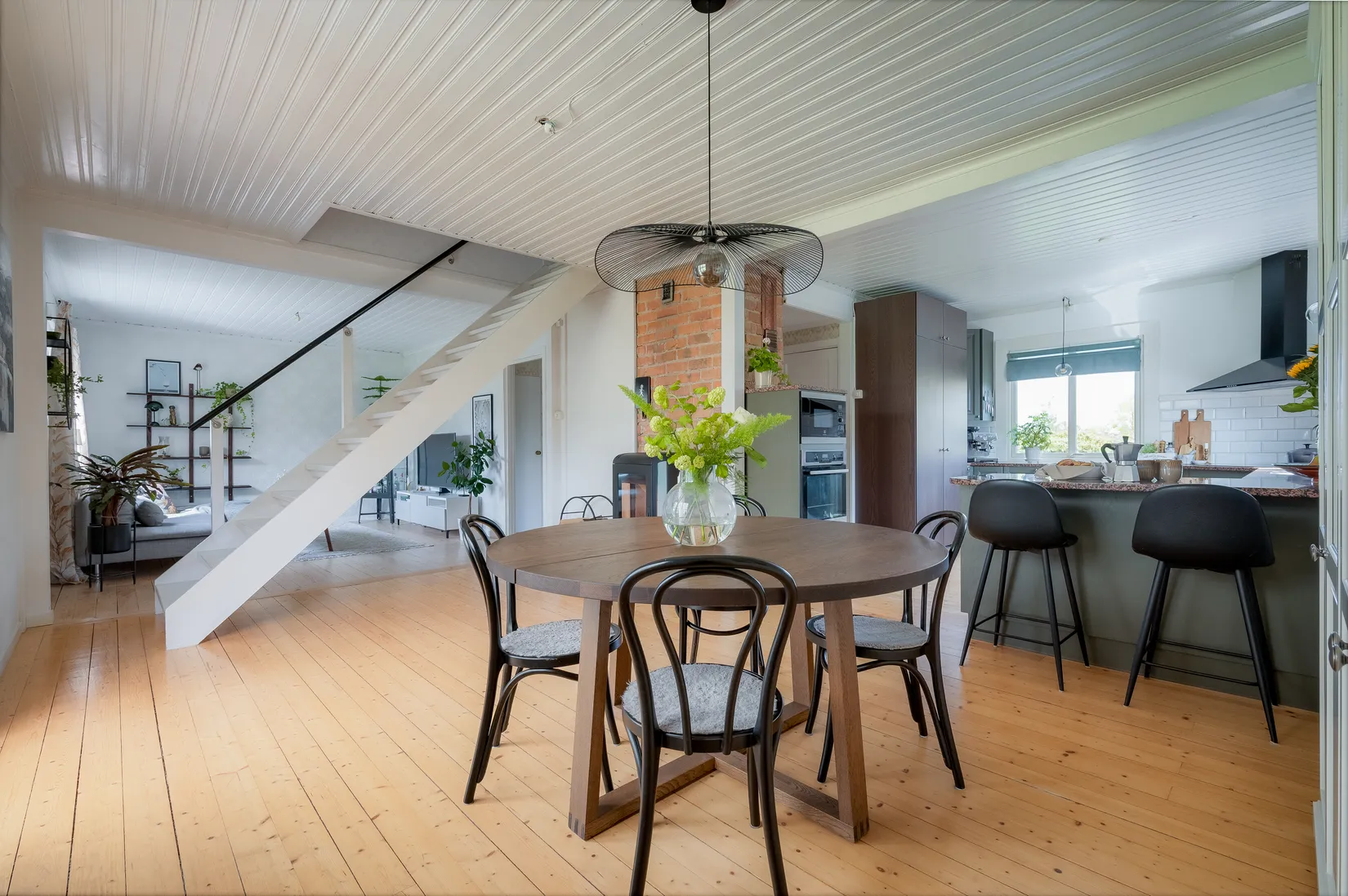 Villa, Skogsvägen 15, Oppeby, Nyköping