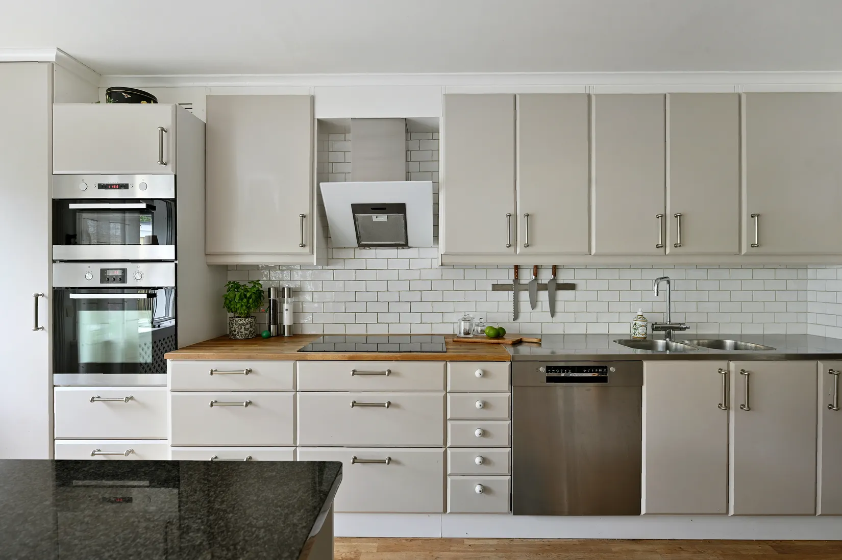 Villa, Radhus, Närlunda gårds väg 14, Ekerö Närlunda, Ekerö