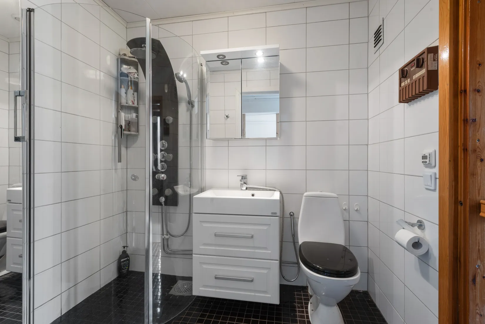 Villa, Radhus, Götavägen 74, Gribbylund, Täby