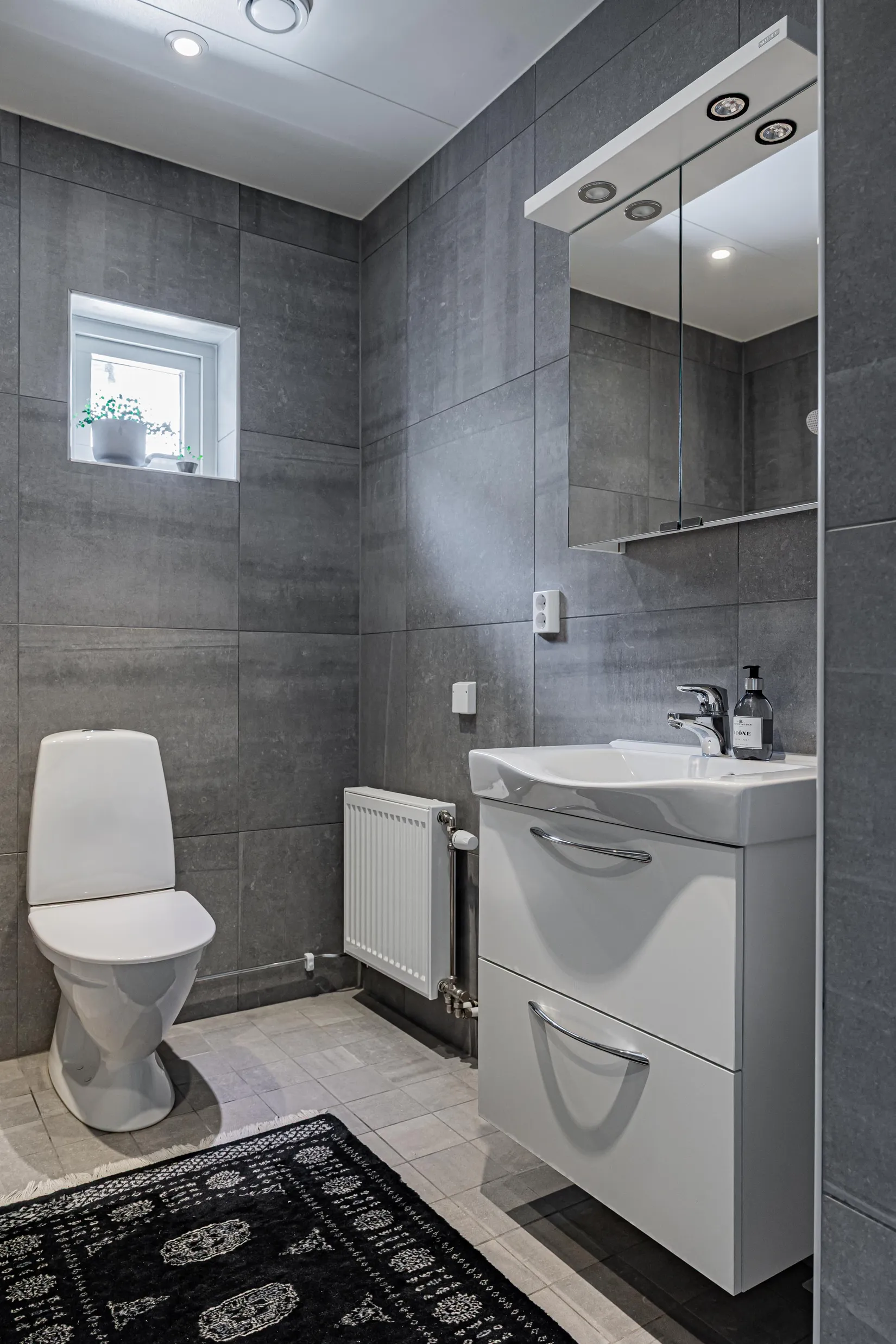 Villa, Radhus, Ålesundsgatan 22, Lillhamra, Västerås