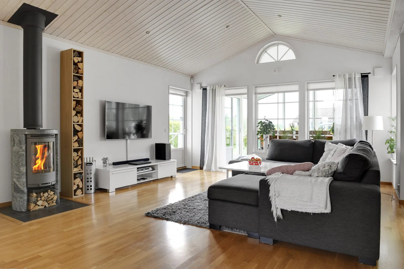 Villa, Movägen 6, Larv, Vara