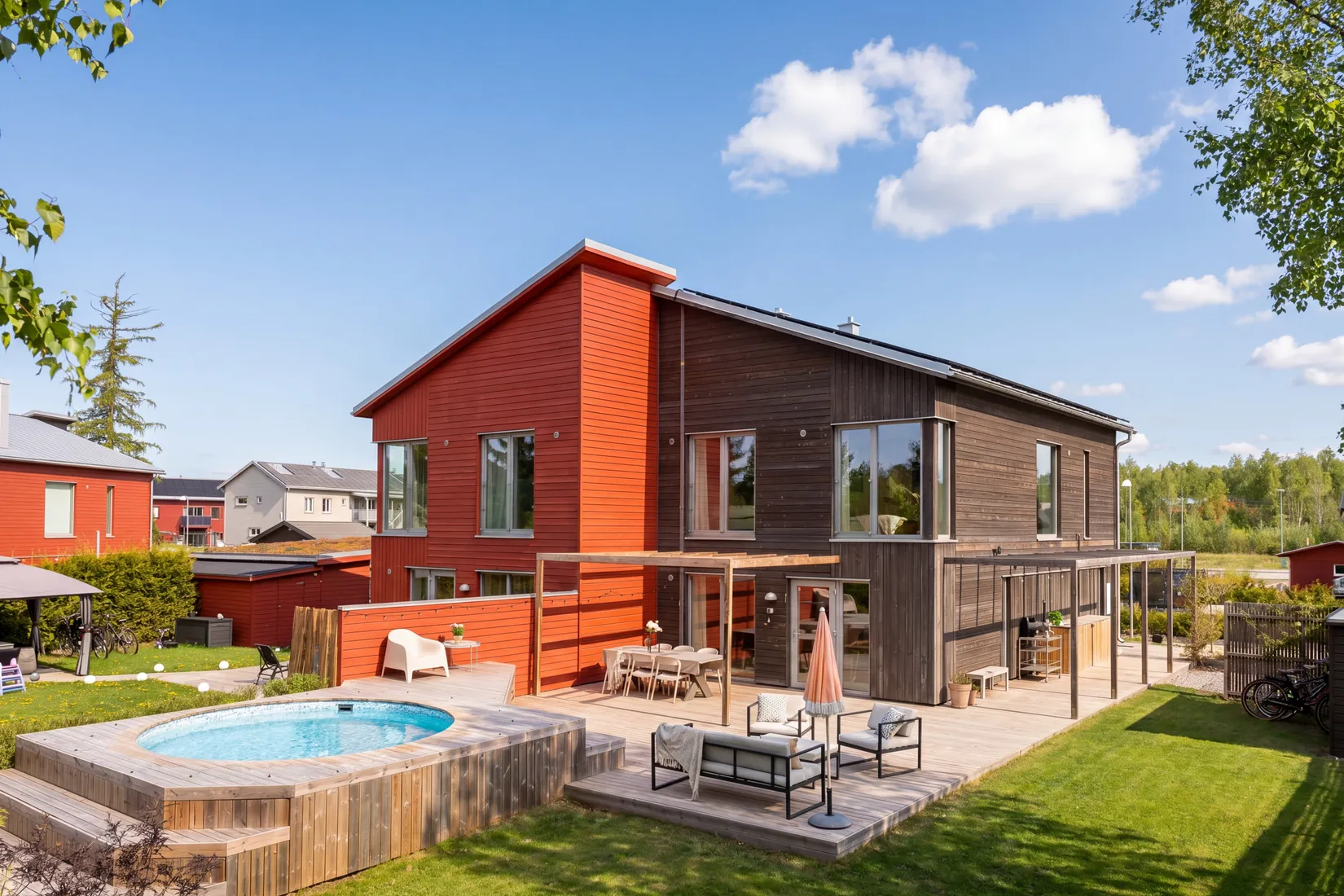 Villa, Radhus, Skogsbetesvägen 20, Gäddeholm, Västerås