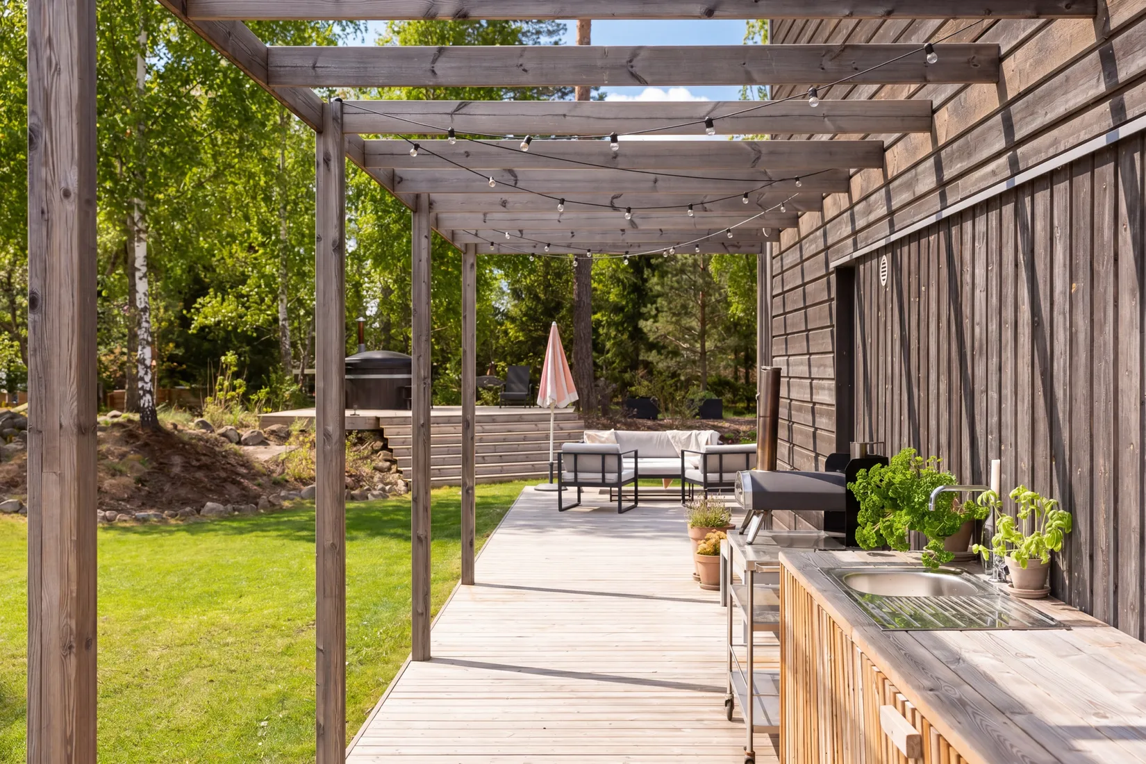 Villa, Radhus, Skogsbetesvägen 20, Gäddeholm, Västerås