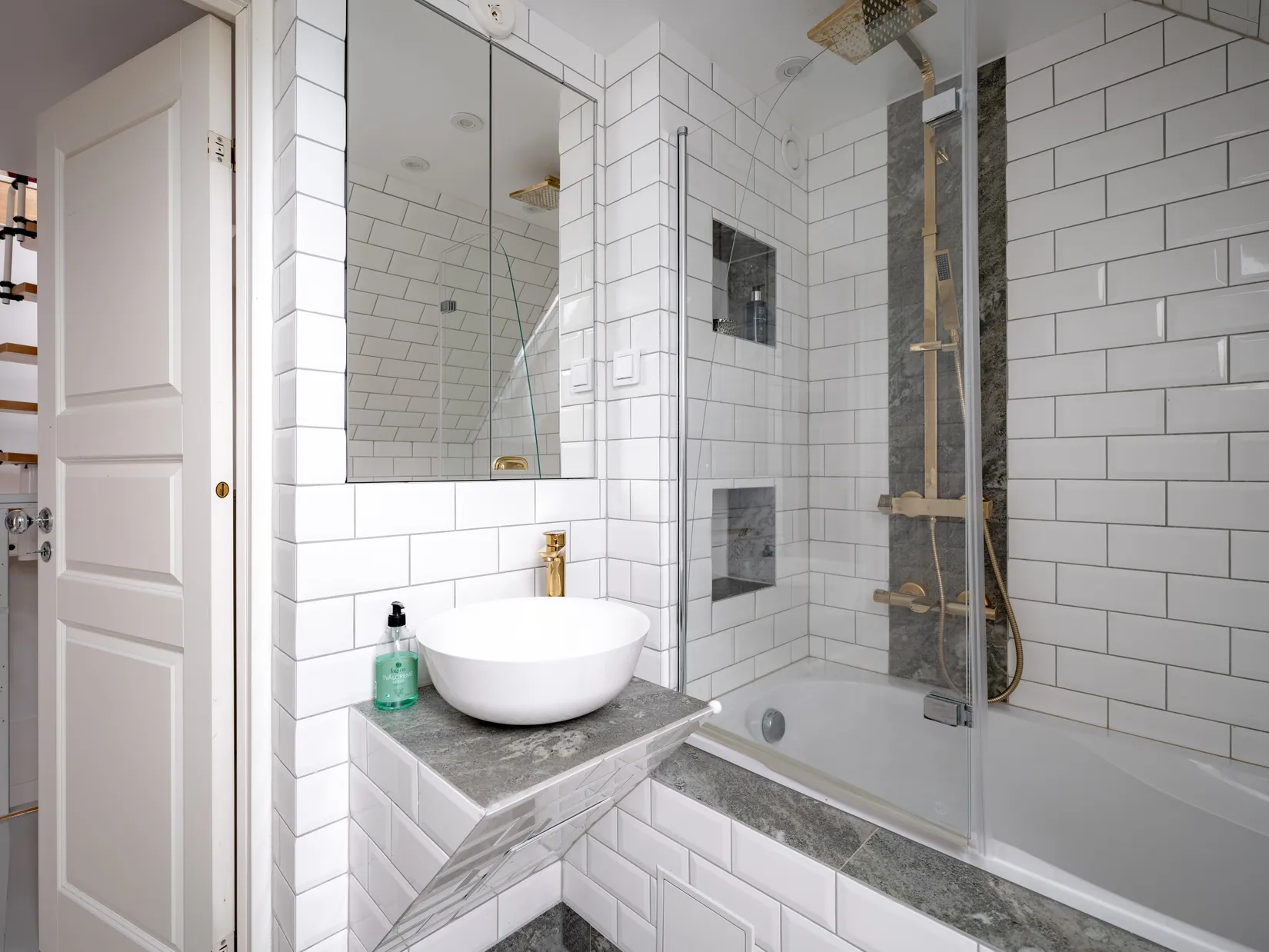 Villa, Radhus, Adolf Lemons väg 118, Täby Kyrkby, Täby