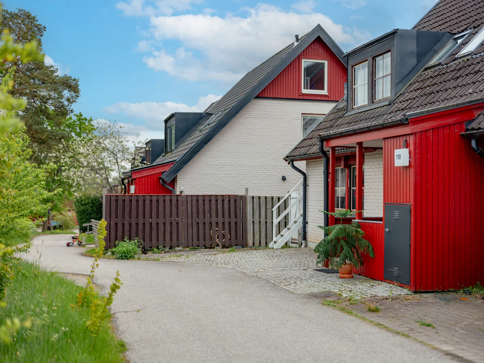 Villa, Radhus, Adolf Lemons väg 118, Täby Kyrkby, Täby