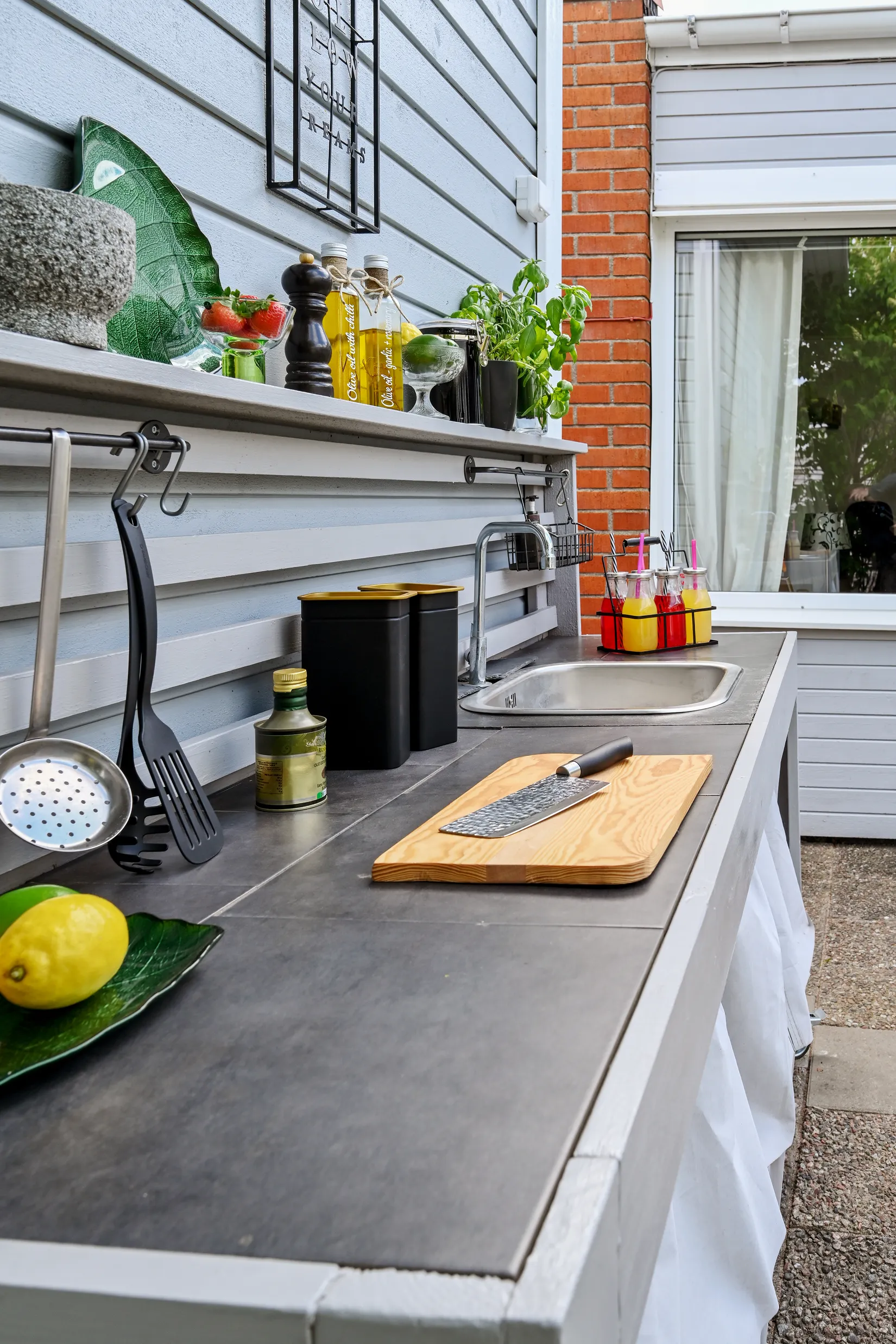 Villa, Radhus, Näckrosvägen 6, Sjukyrkoberget, Upplands Väsby