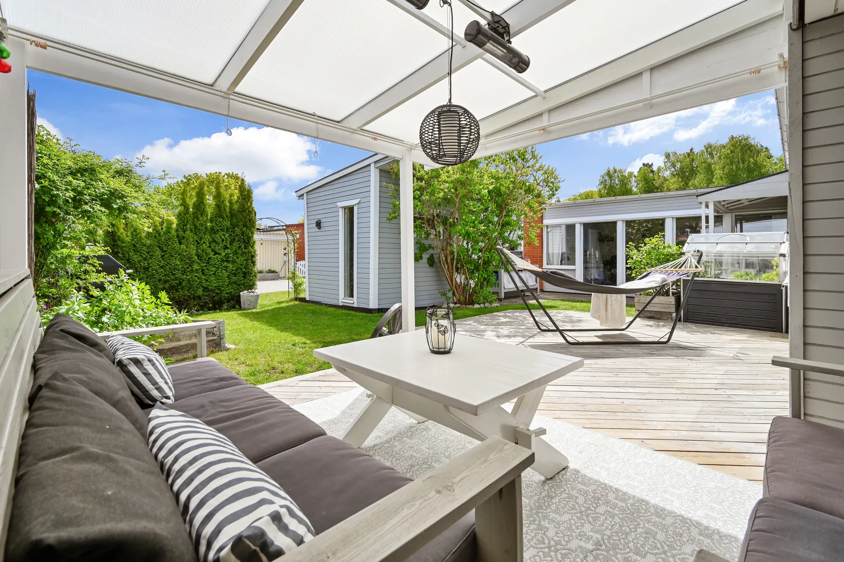 Villa, Radhus, Näckrosvägen 6, Sjukyrkoberget, Upplands Väsby