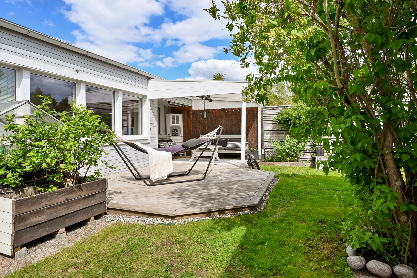 Villa, Radhus, Näckrosvägen 6, Sjukyrkoberget, Upplands Väsby