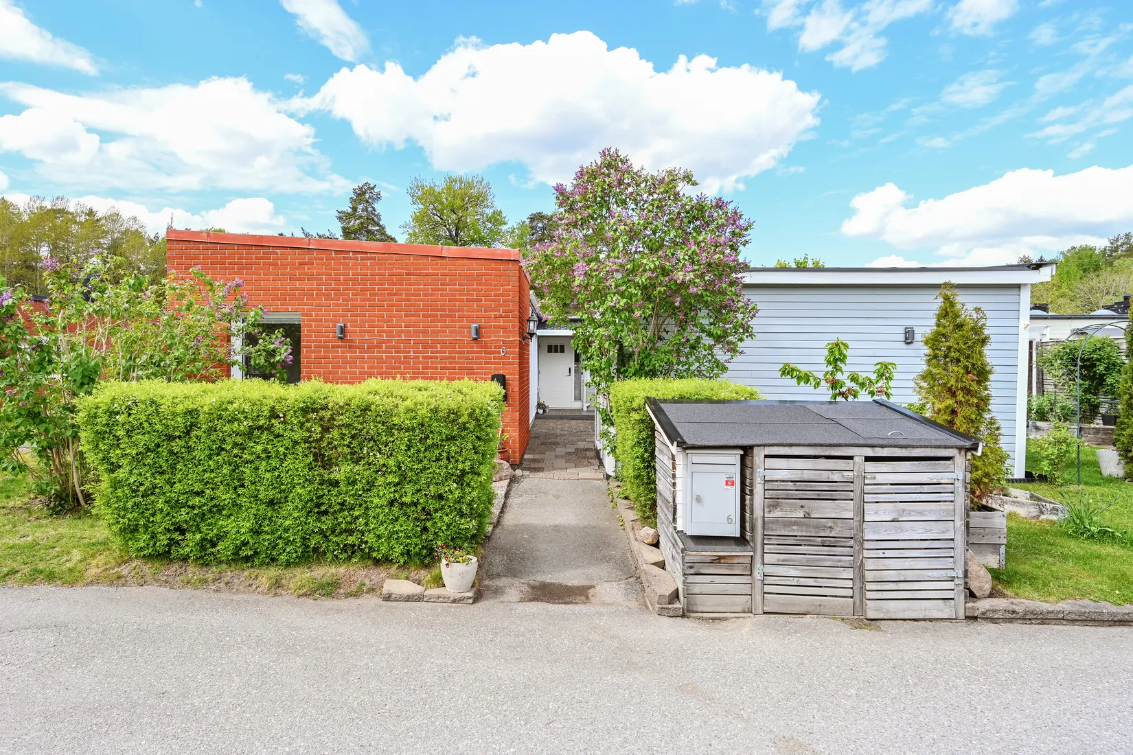 Villa, Radhus, Näckrosvägen 6, Sjukyrkoberget, Upplands Väsby