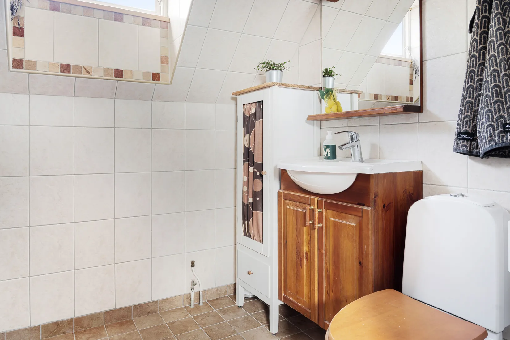 Villa, Collingatan 31, Kungsängen, Sala