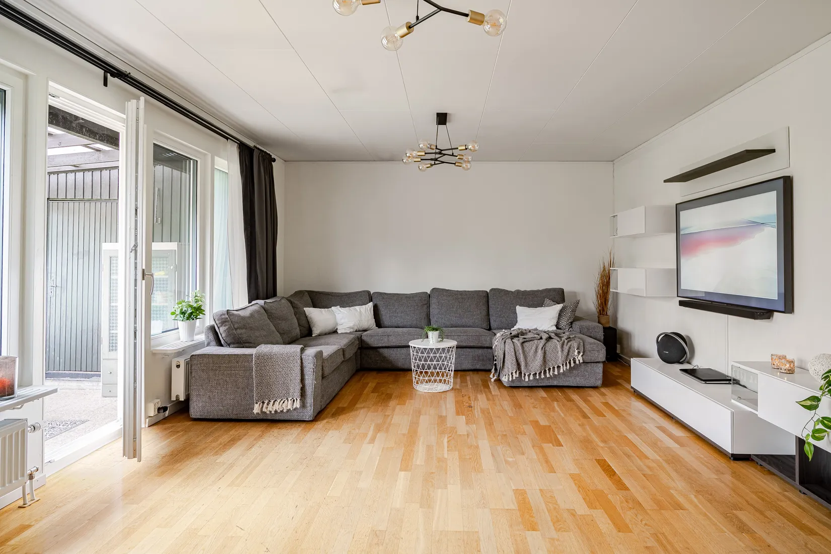 Villa, Radhus, Centralgatan 29A, Centralt, Nynäshamn