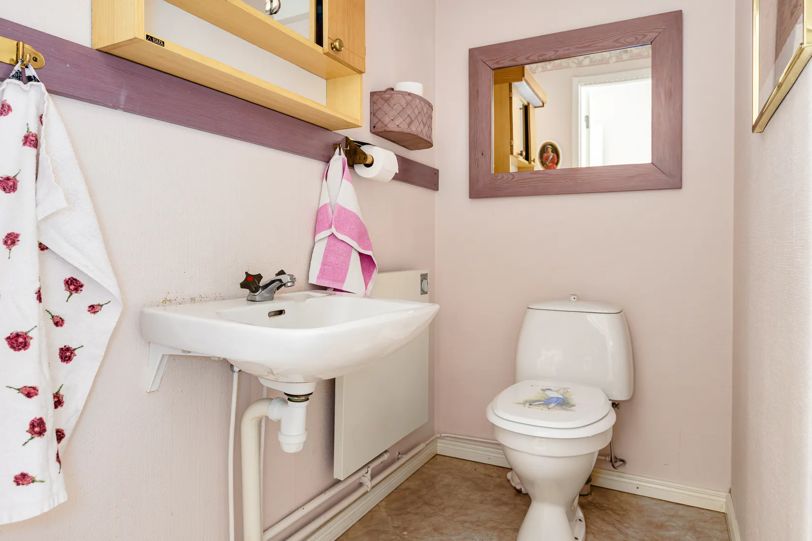 Villa, Radhus, Blomstervägen 8B, Katrineholm Nävertorp, Katrineholm