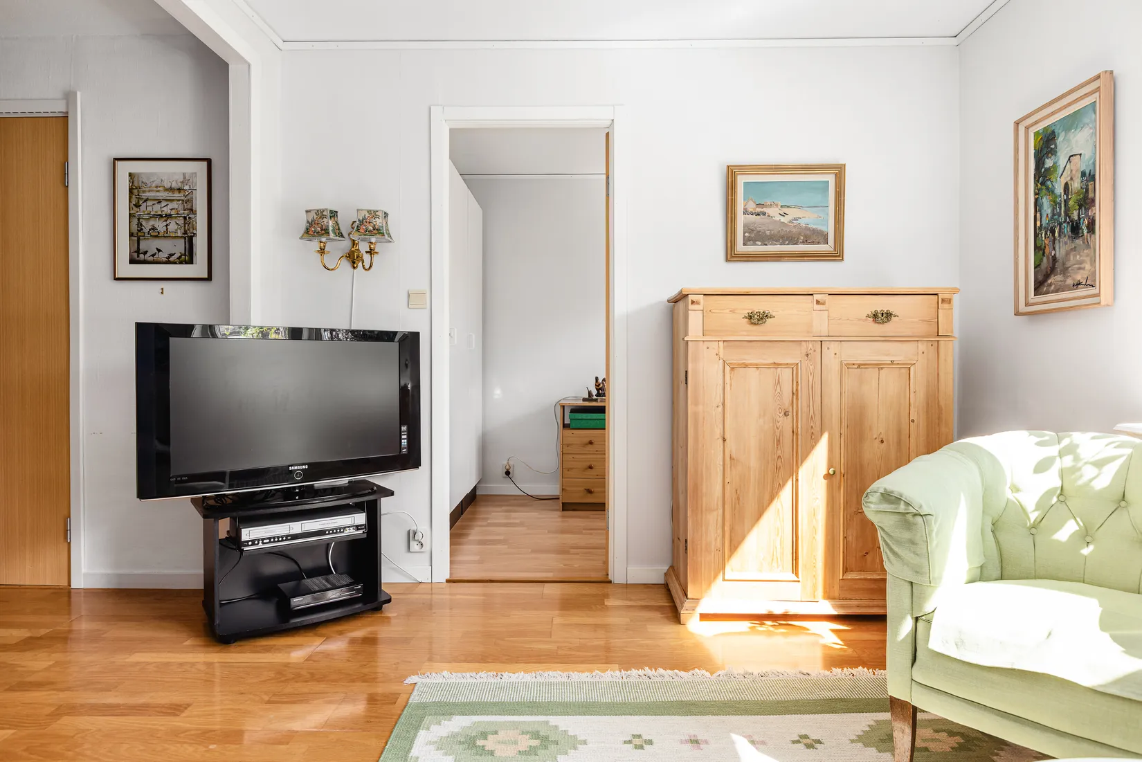 Villa, Radhus, Blomstervägen 8B, Katrineholm Nävertorp, Katrineholm