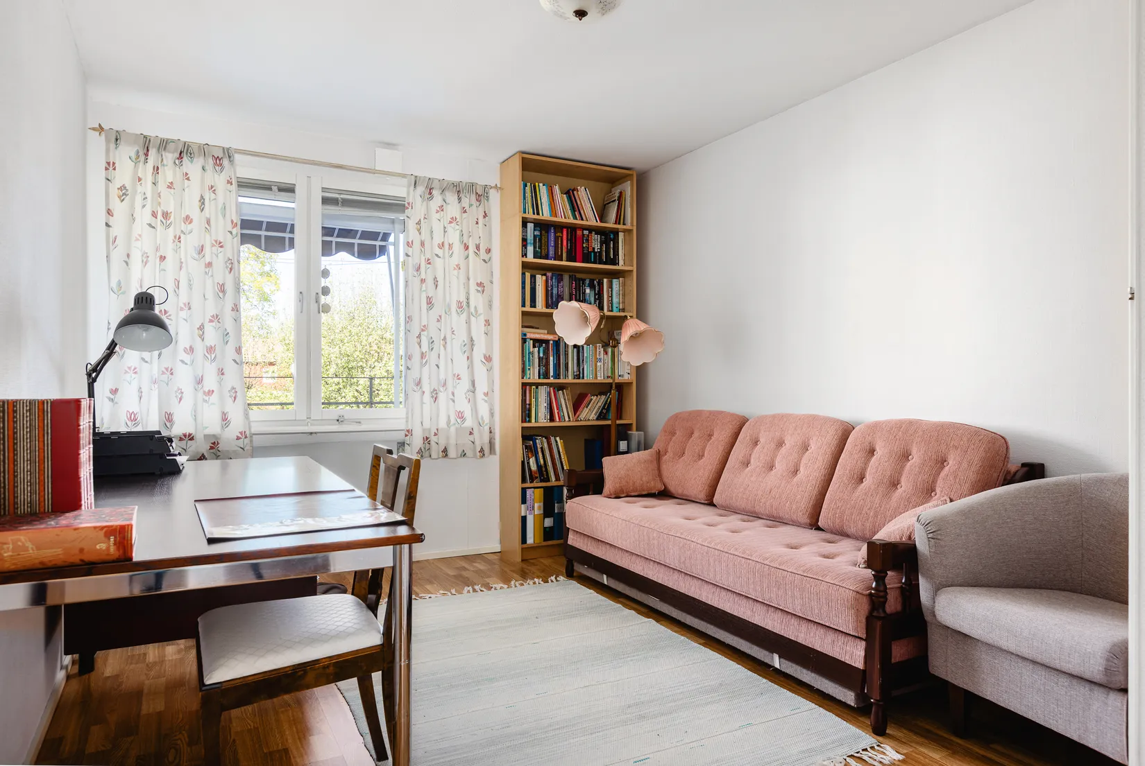 Villa, Radhus, Blomstervägen 8B, Katrineholm Nävertorp, Katrineholm
