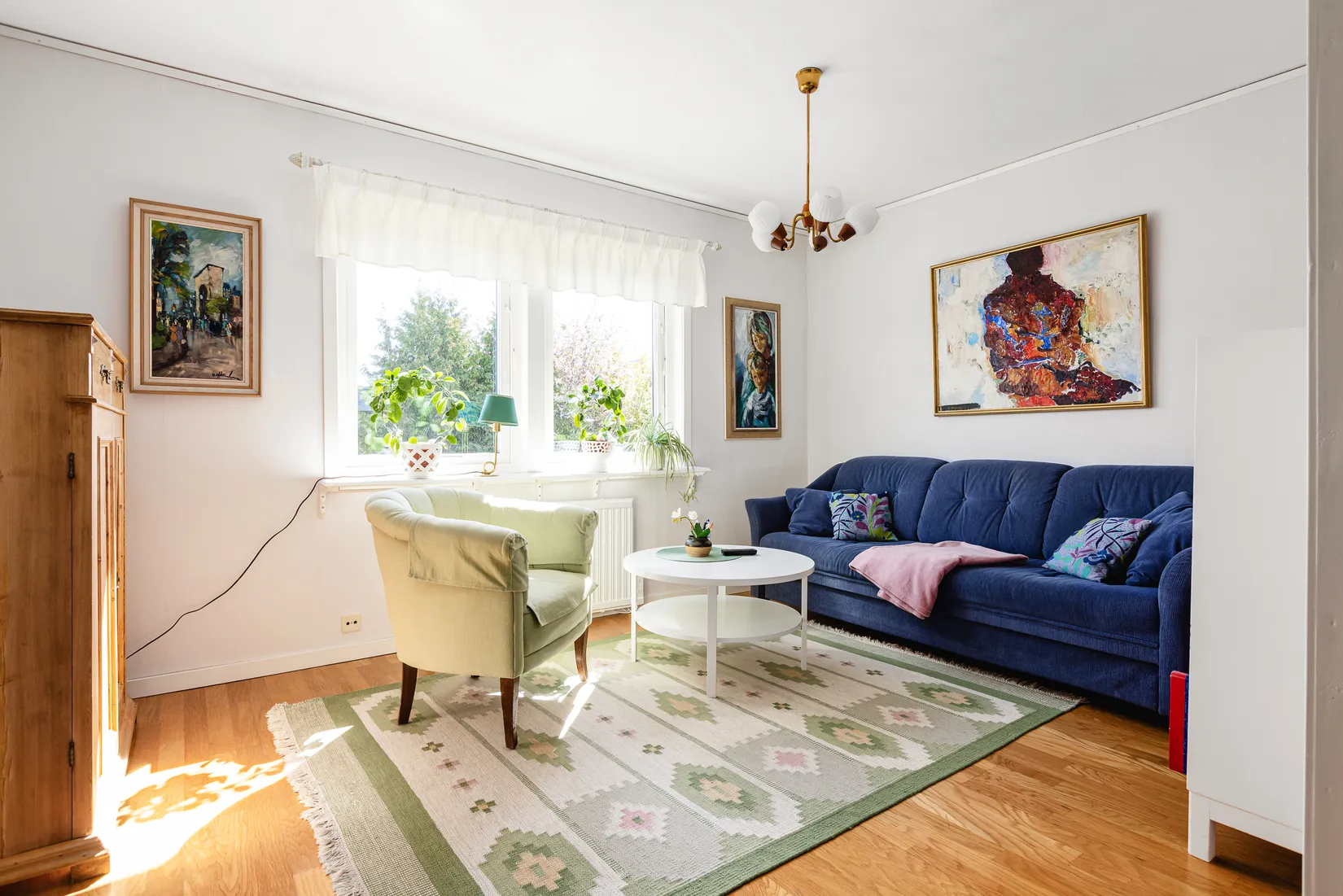 Villa, Radhus, Blomstervägen 8B, Katrineholm Nävertorp, Katrineholm