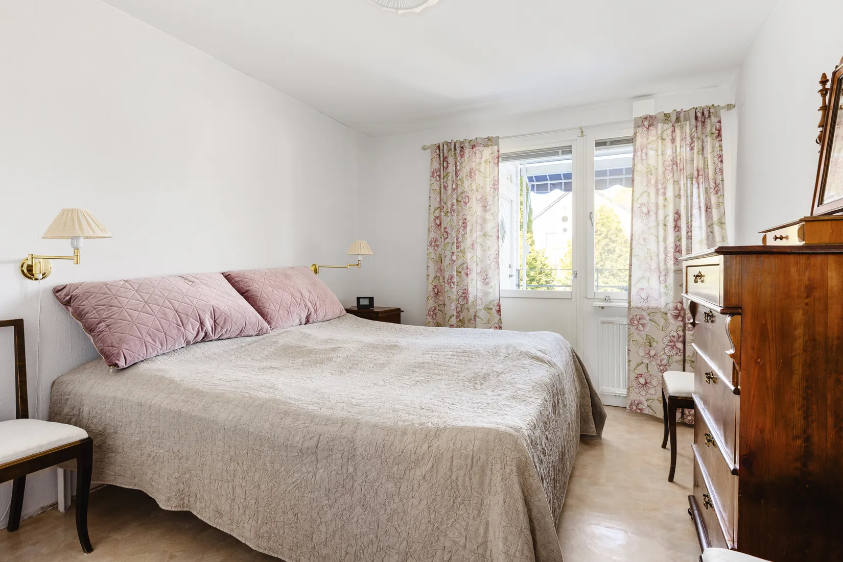 Villa, Radhus, Blomstervägen 8B, Katrineholm Nävertorp, Katrineholm