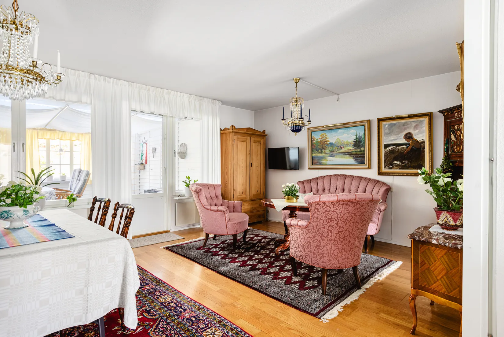 Villa, Radhus, Blomstervägen 8B, Katrineholm Nävertorp, Katrineholm