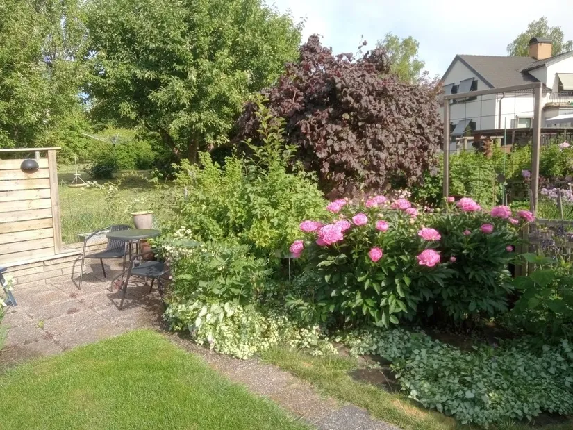 Villa, Radhus, Blomstervägen 8B, Katrineholm Nävertorp, Katrineholm