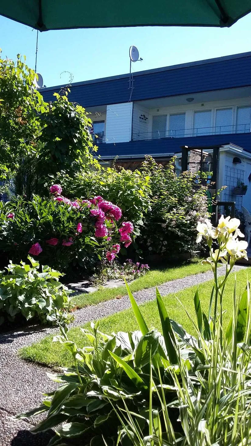Villa, Radhus, Blomstervägen 8B, Katrineholm Nävertorp, Katrineholm
