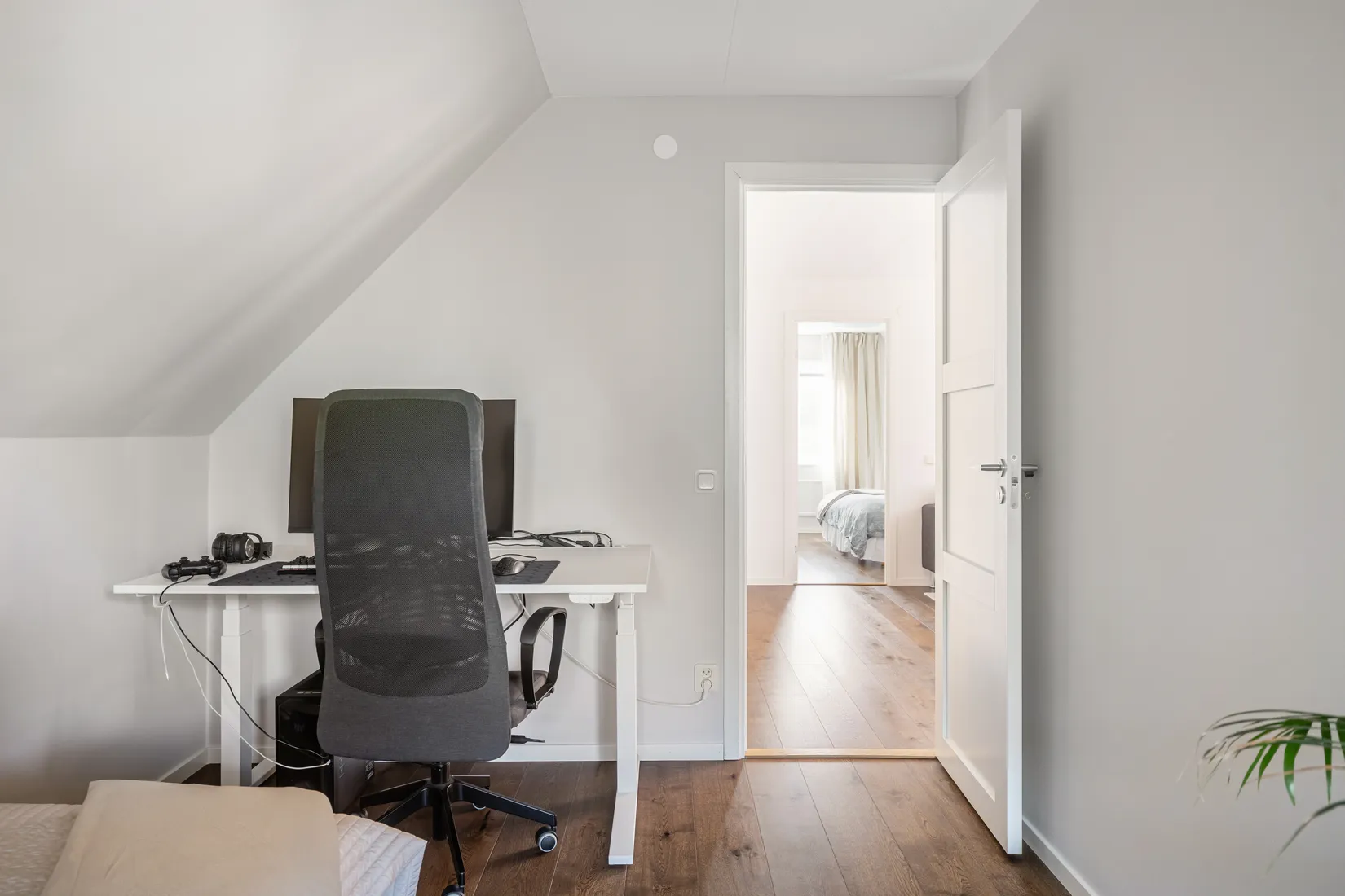 Villa, Radhus, Lövkärrsvägen 9, Segeltorp, Huddinge