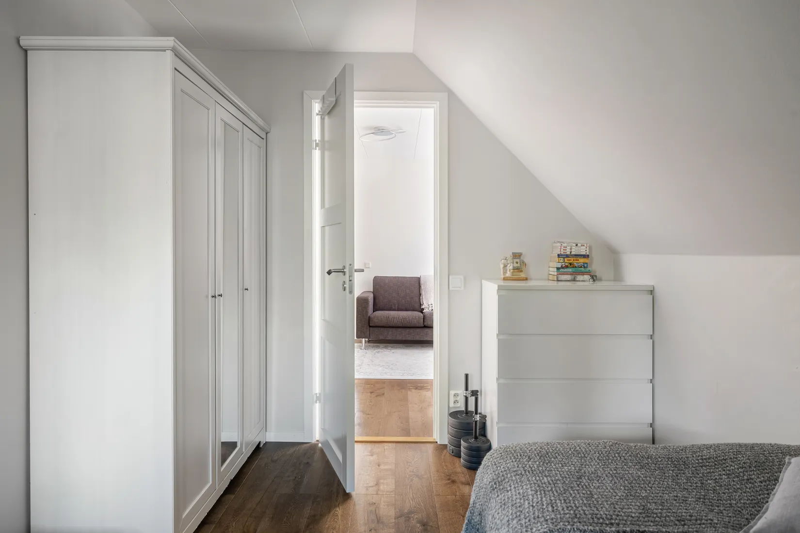 Villa, Radhus, Lövkärrsvägen 9, Segeltorp, Huddinge