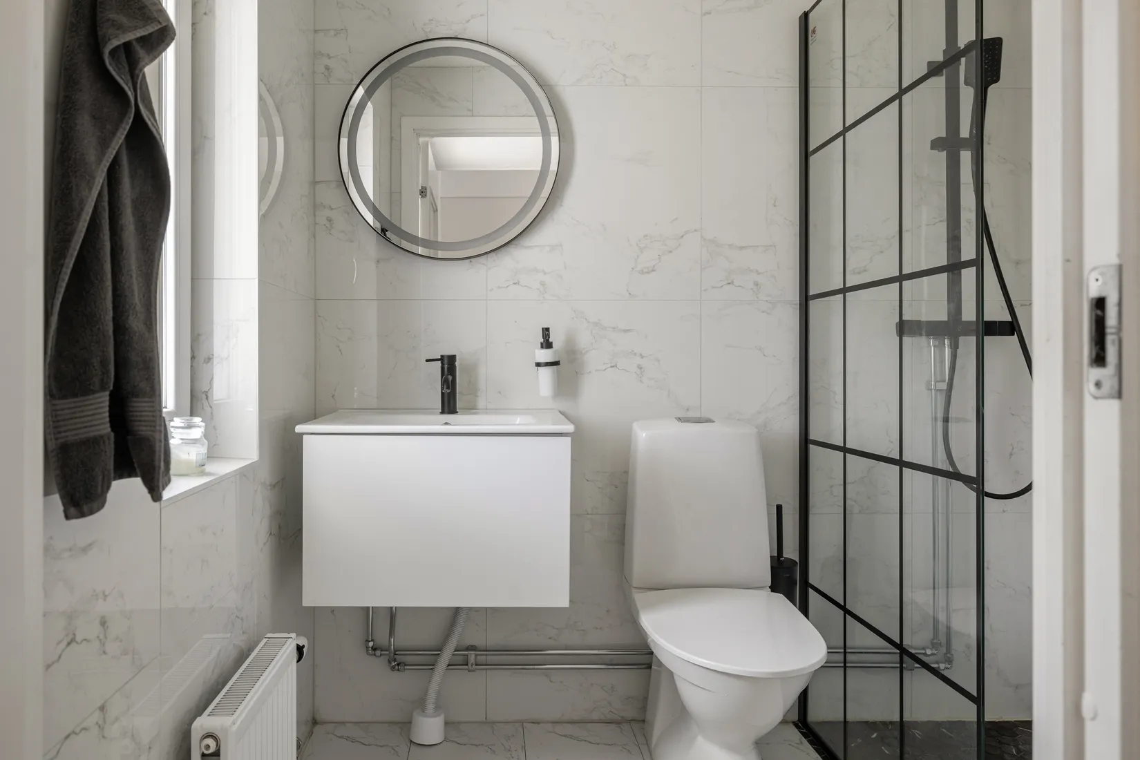Villa, Radhus, Lövkärrsvägen 9, Segeltorp, Huddinge
