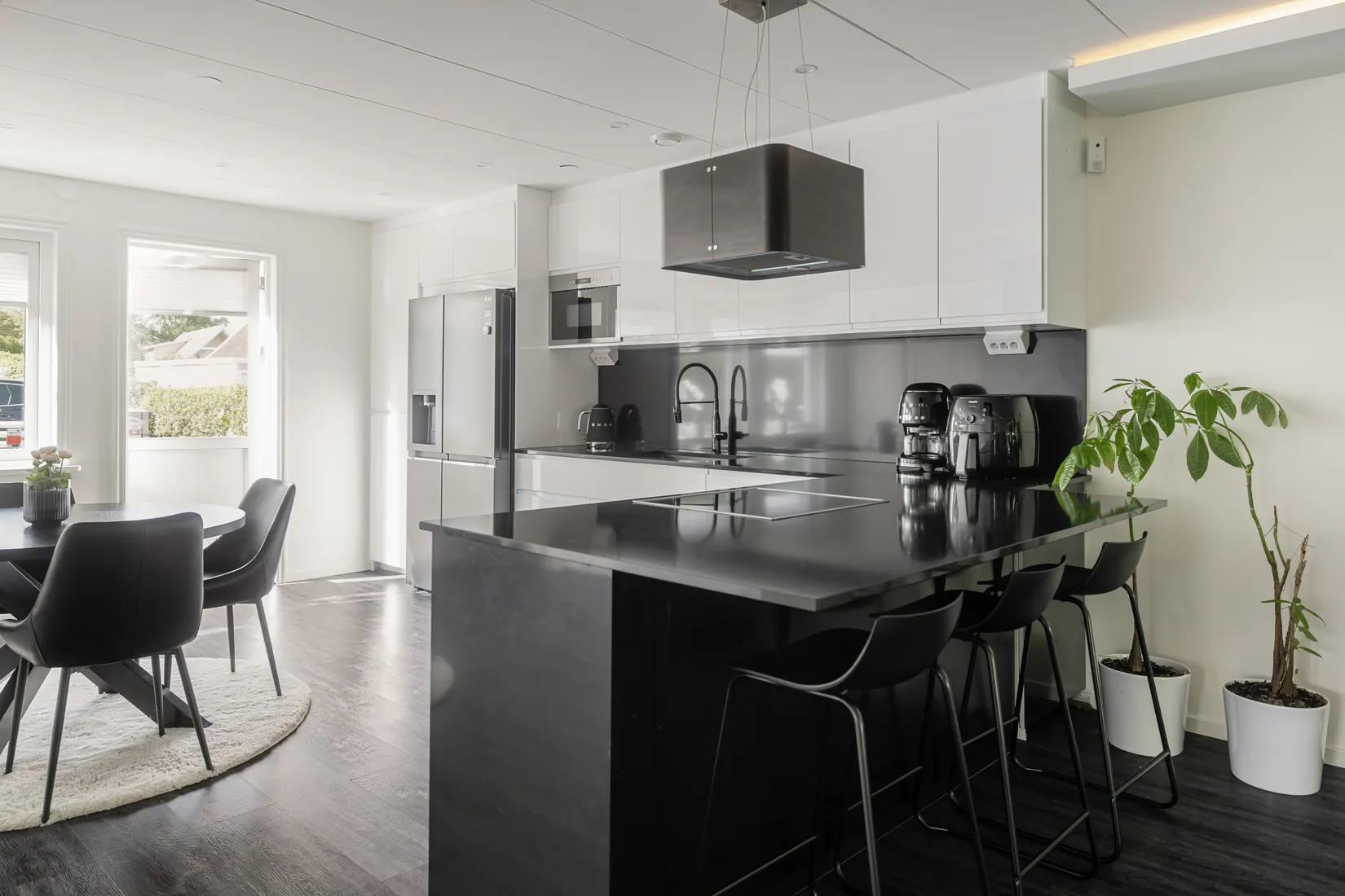 Villa, Radhus, Lövkärrsvägen 9, Segeltorp, Huddinge