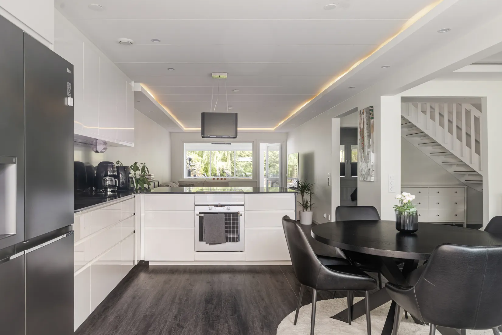 Villa, Radhus, Lövkärrsvägen 9, Segeltorp, Huddinge