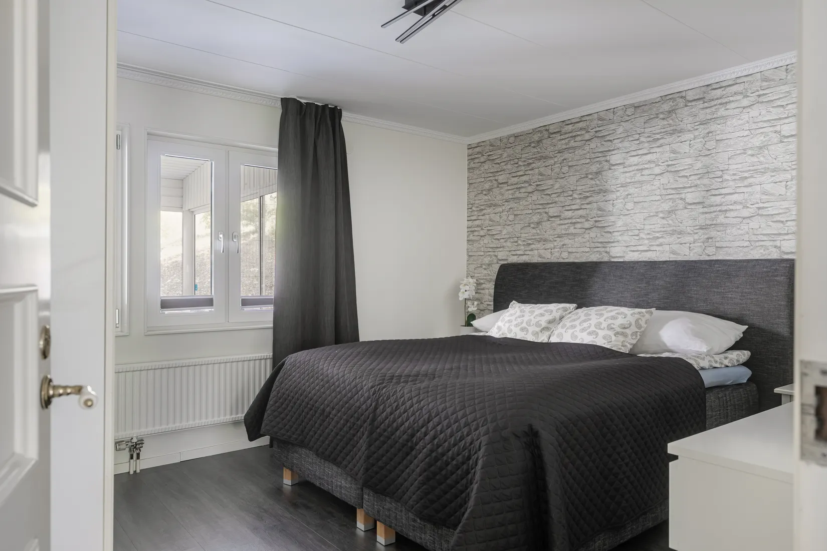 Villa, Radhus, Lövkärrsvägen 9, Segeltorp, Huddinge
