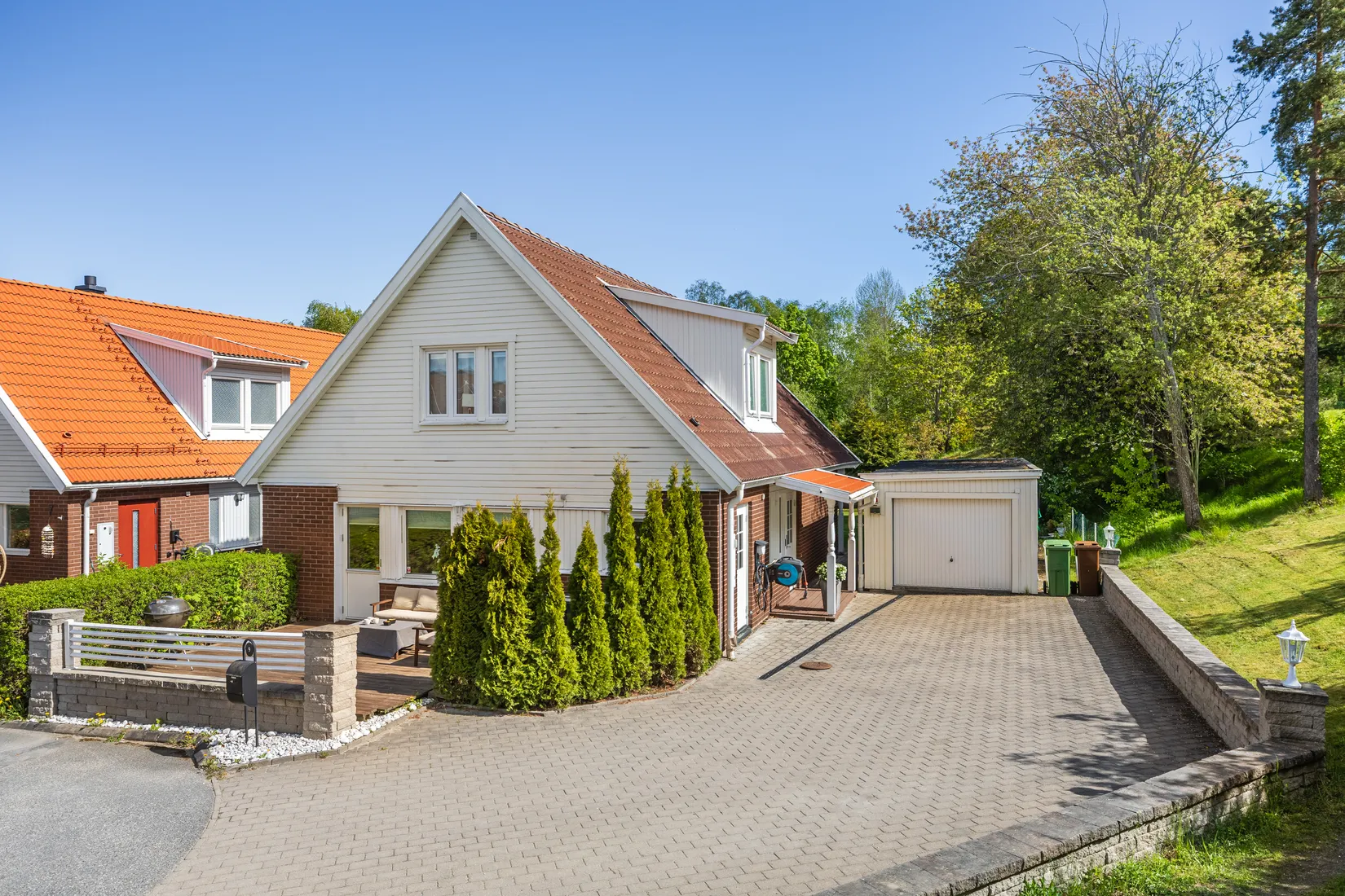 Villa, Radhus, Lövkärrsvägen 9, Segeltorp, Huddinge