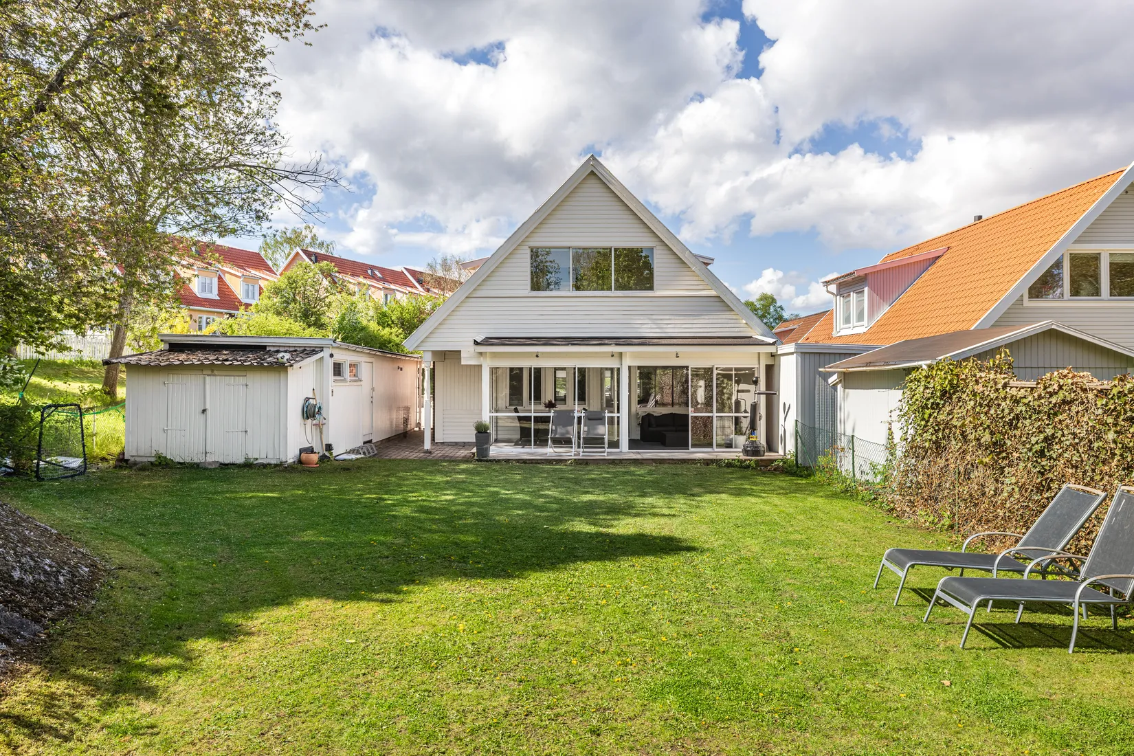 Villa, Radhus, Lövkärrsvägen 9, Segeltorp, Huddinge