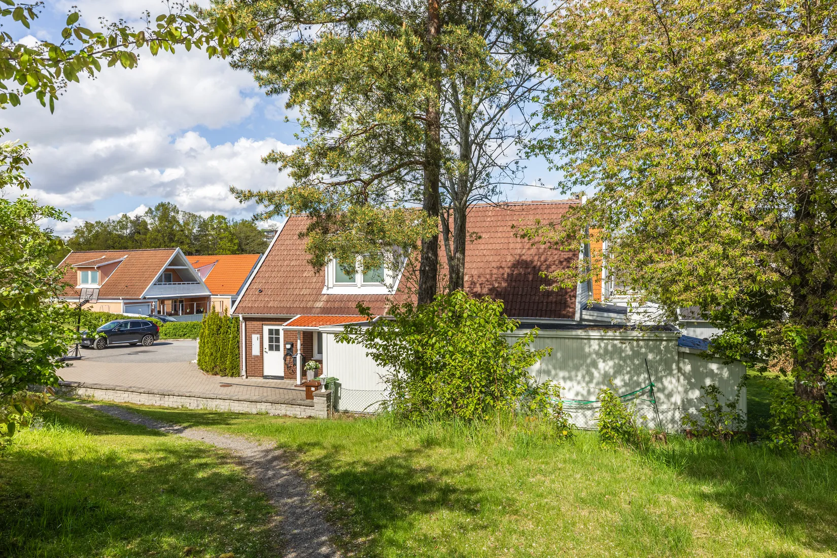 Villa, Radhus, Lövkärrsvägen 9, Segeltorp, Huddinge