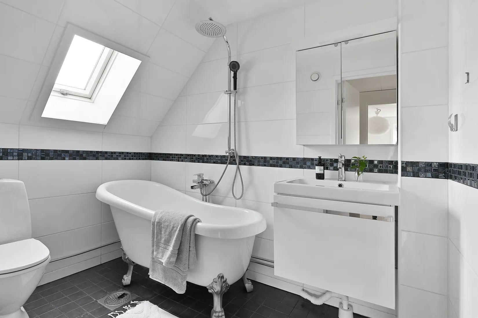 Bostadsrätt, Radhus, Vattumannens gränd 50, Skälby, Järfälla