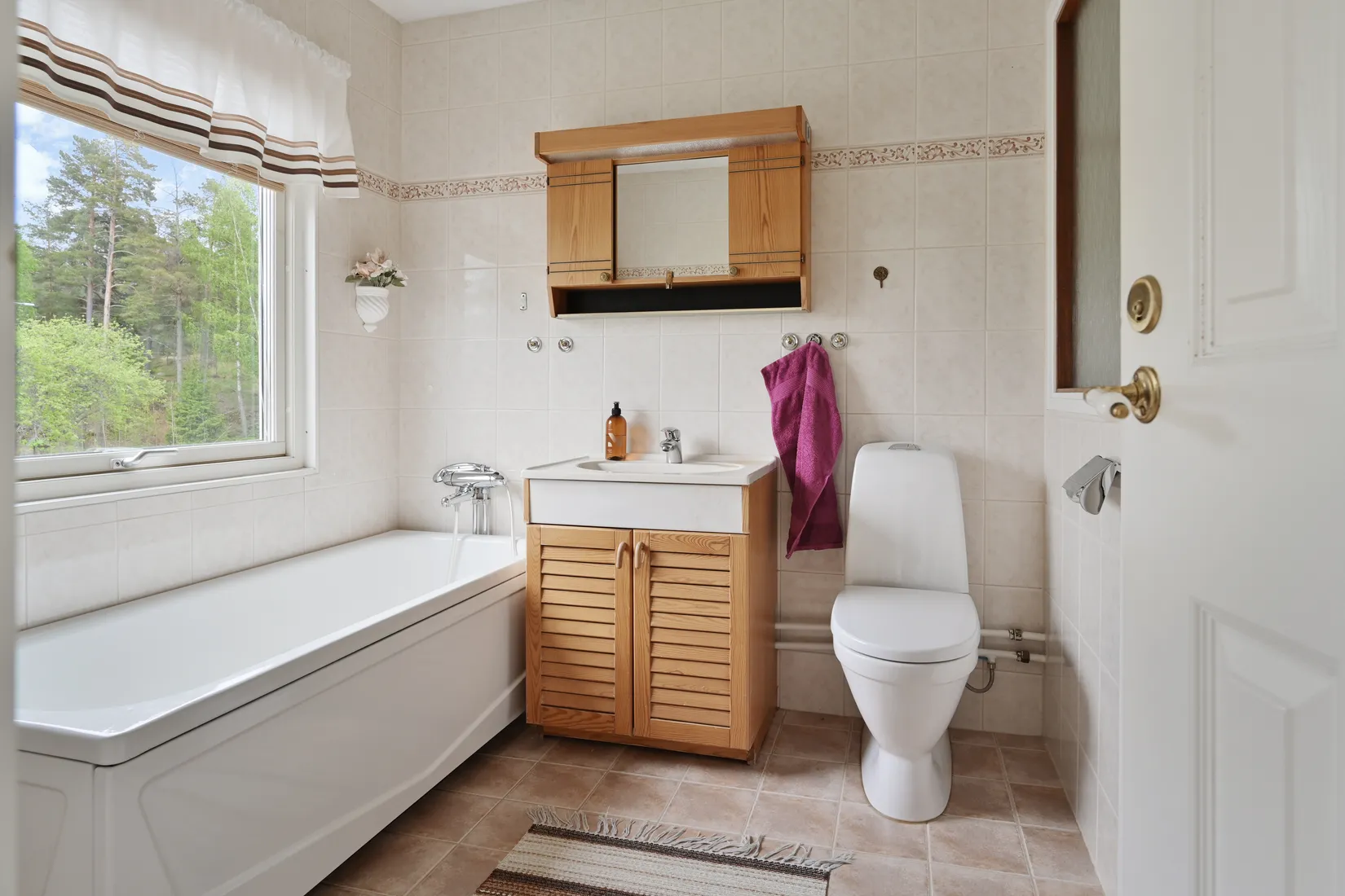 Villa, Radhus, Särimnervägen 1, Odenslunda, Upplands Väsby