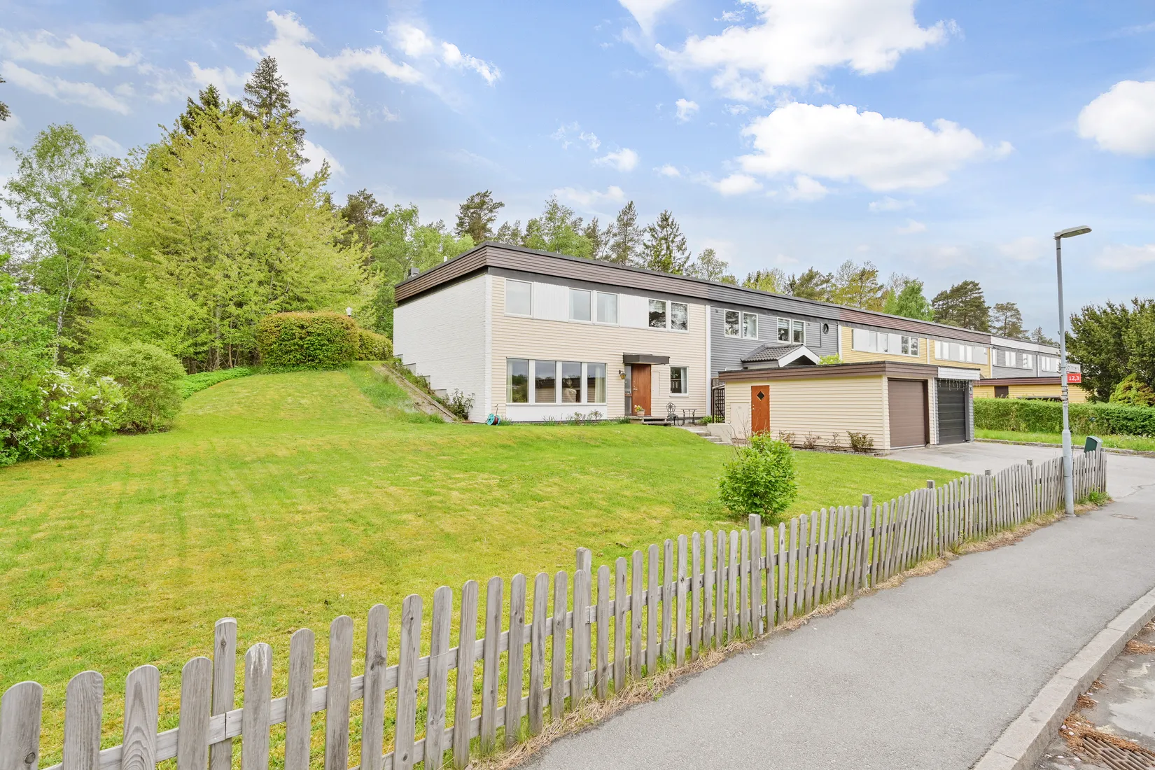 Villa, Radhus, Särimnervägen 1, Odenslunda, Upplands Väsby